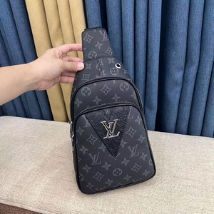 LV Handbags 901